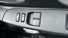 Toyota Yaris 1.33 VVT-i Design 5dr Petrol Hatchback